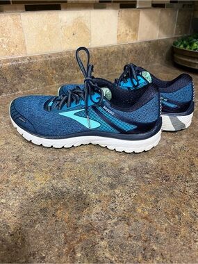 Brooks Adrenaline GTS 18 Women’s 10 B Blue Teal Running Shoes Athletic